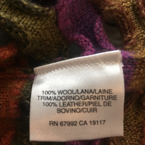 🤗 Designer Leather collar & trim (buttery soft) Cardigan. Beautiful crop design - Picture 8 of 8